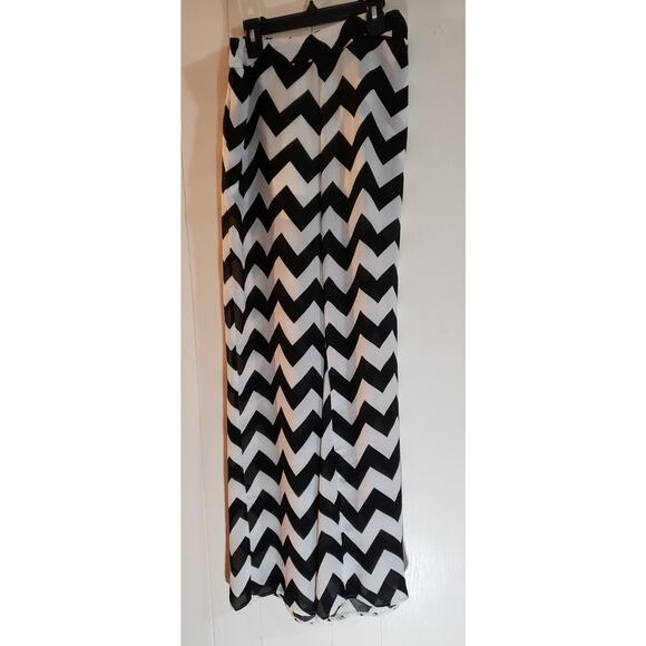 Cals Pants - Cals size large black and white wide leg palazzo pants
